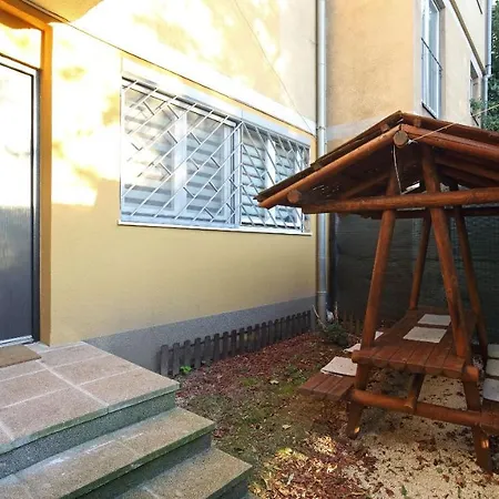 Studio Drvenija Apartment *